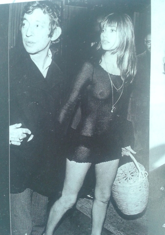 Transparência sobre seios nus