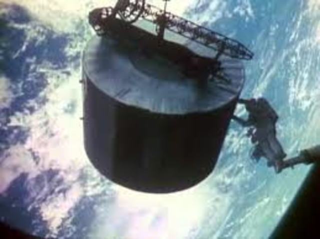 Discovery  James van Hoften, William Fisher