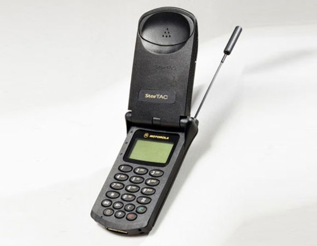 1996-Motorola Startac