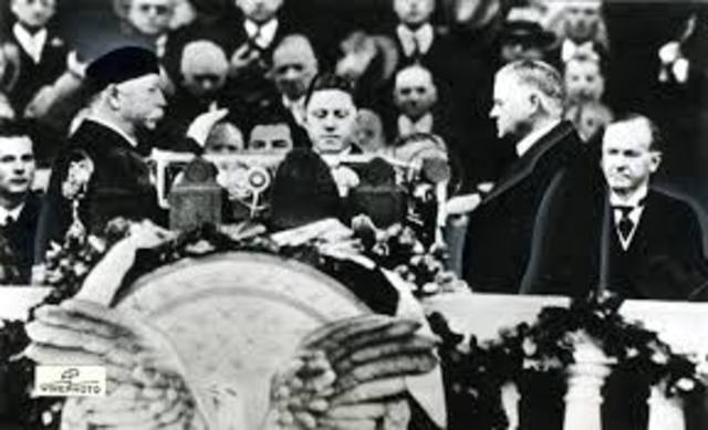 Hoover becomes president