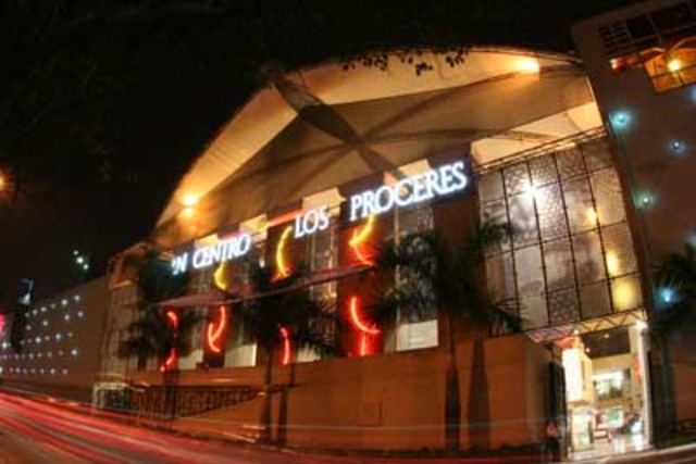 Gran Ampliación de Centro Comercial Los Próceres