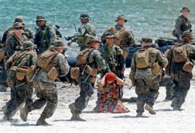 US forces return to recapture the Philippines