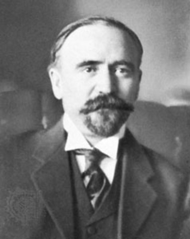 Francisco Madero becomes president of Mexico