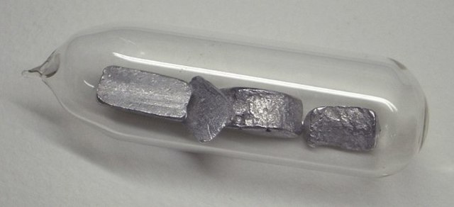 Чистый металлический радий