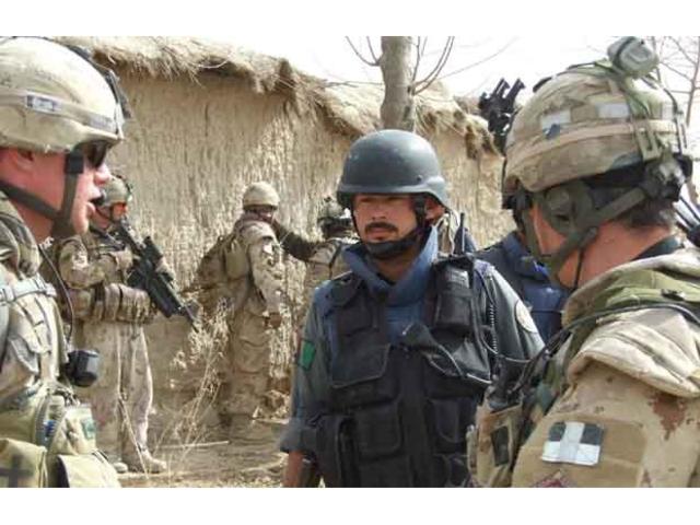 Canadian help train Afghan army
