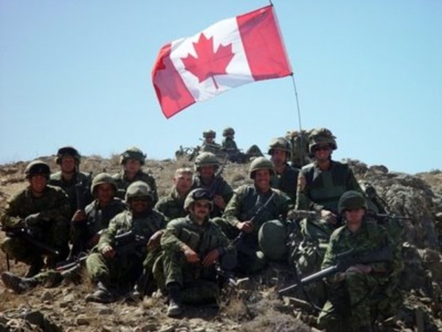 Canadian troops arive
