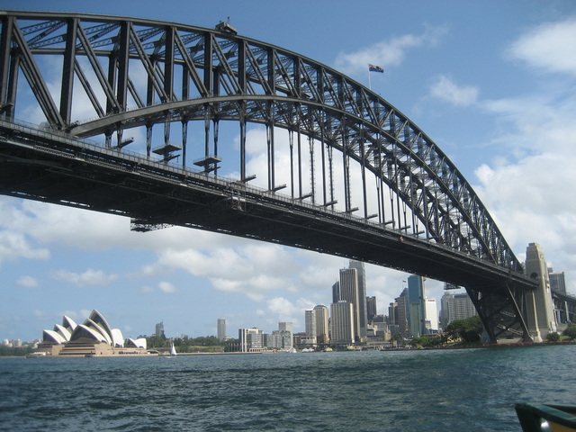 Sydney Harbor Bridge collision