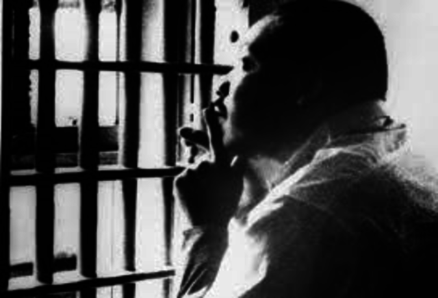 The King gets arrested for the first time