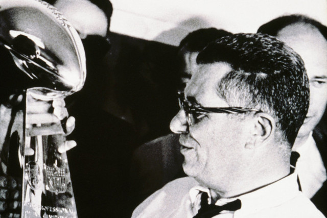 Packers Face Chiefs in First Super Bowl