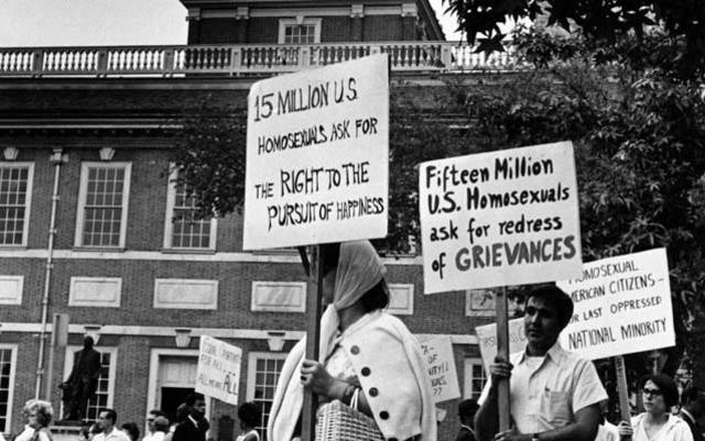Picketers at Independence Hall
