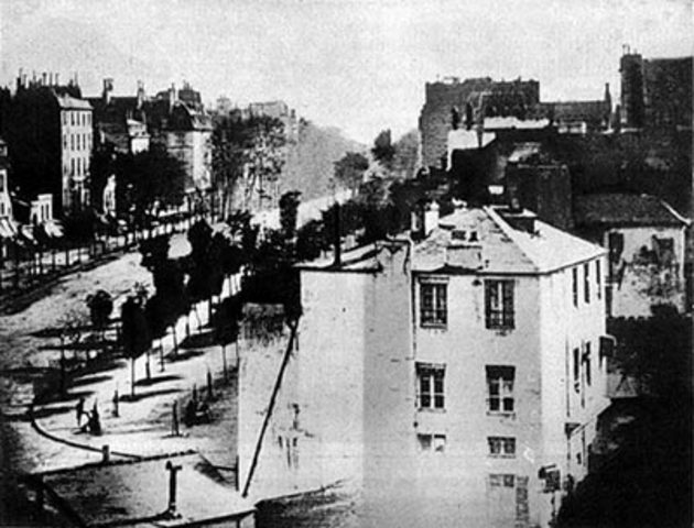 Араго сделал доклад о фотографии (дагеротипии).