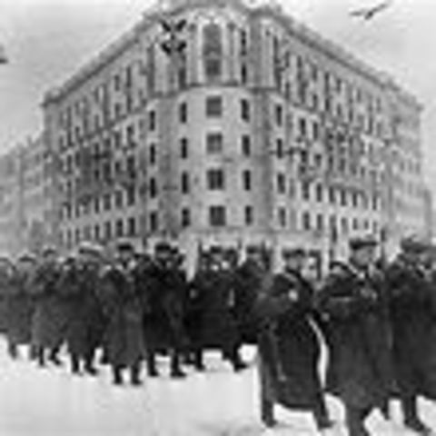 Russians stop Nazi advance at Stalingrad save Moscow