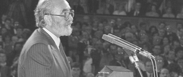 Premio Internacional Salerno de Poesía.