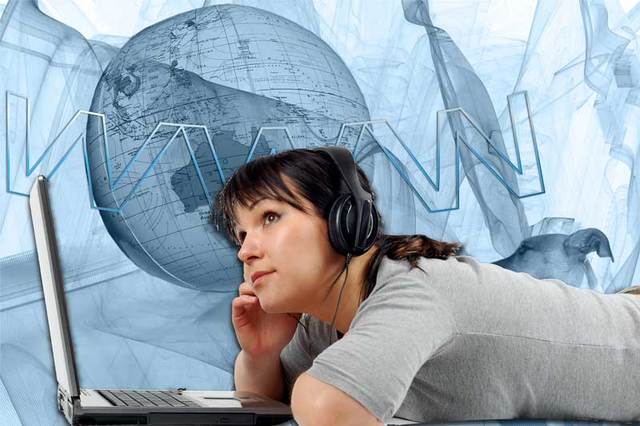 2,4 mil millones de internautas.