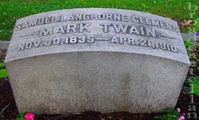Mark Twain Dies