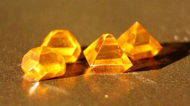 Синтетические алмазы