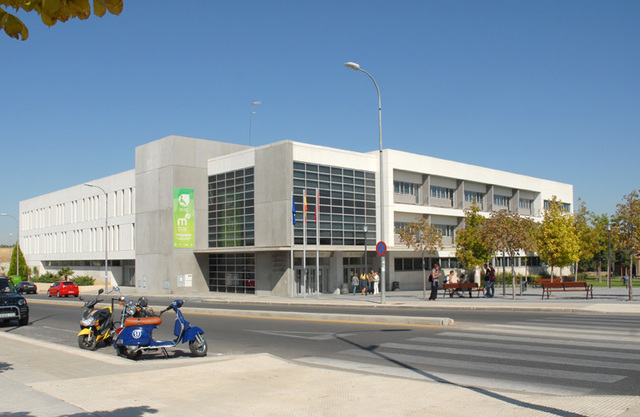 Escuela de Idiomas, Música y Danza