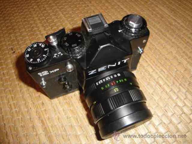 El primer modelo que se comercializó fue la Dycam Model 1 1990