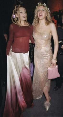 Gwen Stefani and Courtney Love at Grammys
