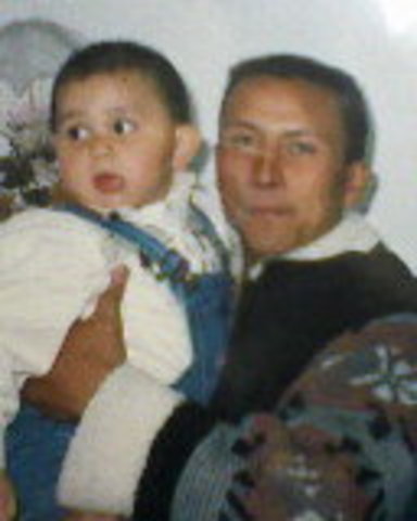 Camilo de pequeño y su padre.