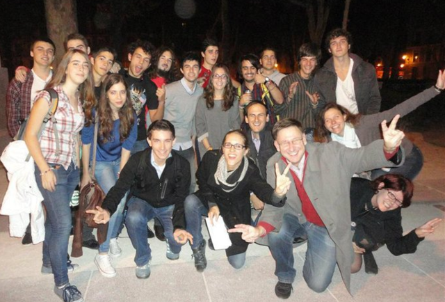 Entro a la Universidad.