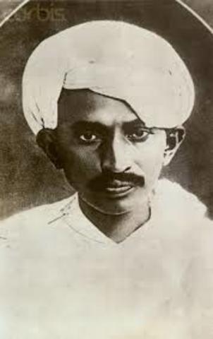 Gandhi Refuses to take off his turban