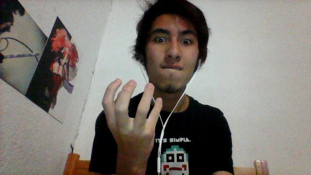 Actualmente se encuentra muy feliz, estudiando.