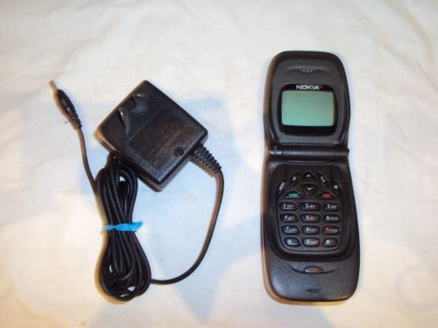 Grahan Bell inventa el teléfono, en Boston