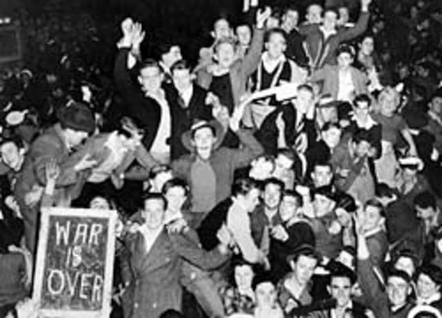 Japan surrenders, ending WW2