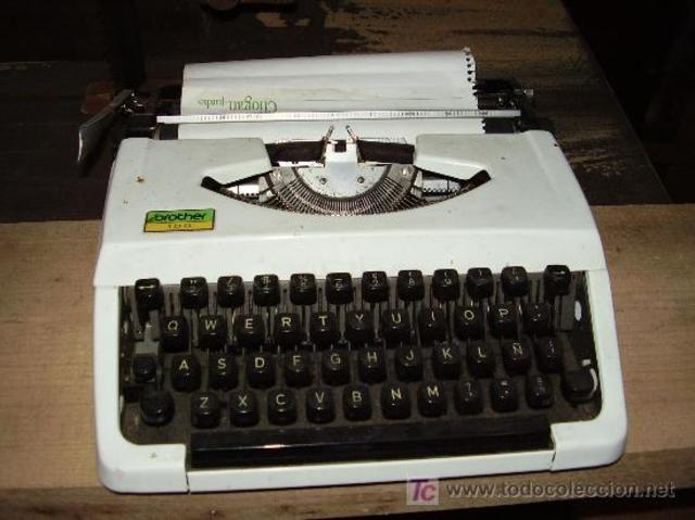 LA MAQUINA DE ESCRIBIR