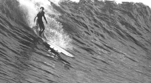 tom blake surfs malibu