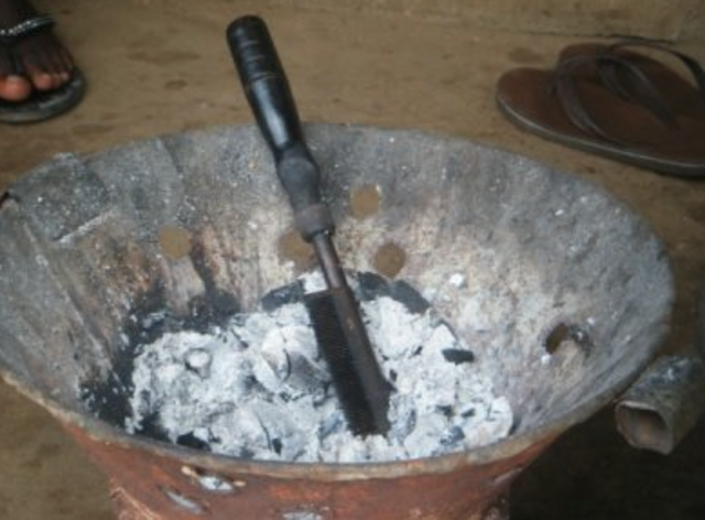 First Straightening Mechanism