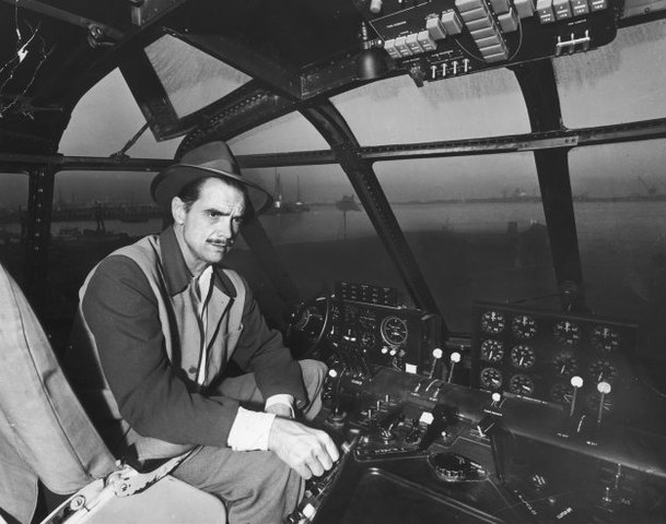 Howard Hughes Relases The Hercules Air Boat Largerst Plane
