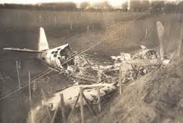 Test pilot Wm Moose was killed as he crashed his P-47 into field 3 miles SW of New Harmmony