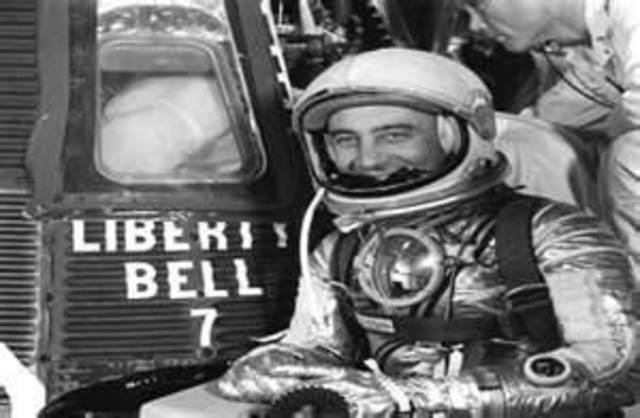 three men die aon apollo 1 when it caught on fire