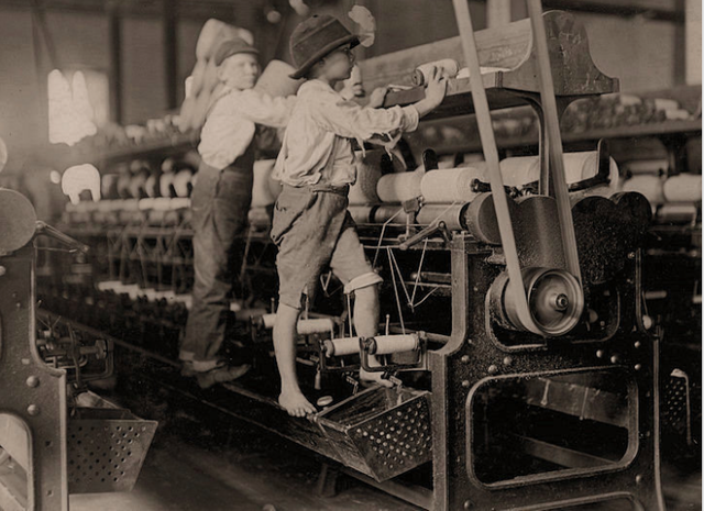 Federal purchasing law passes.