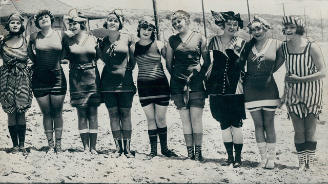 VESTIDO DE BAÑO: 1890