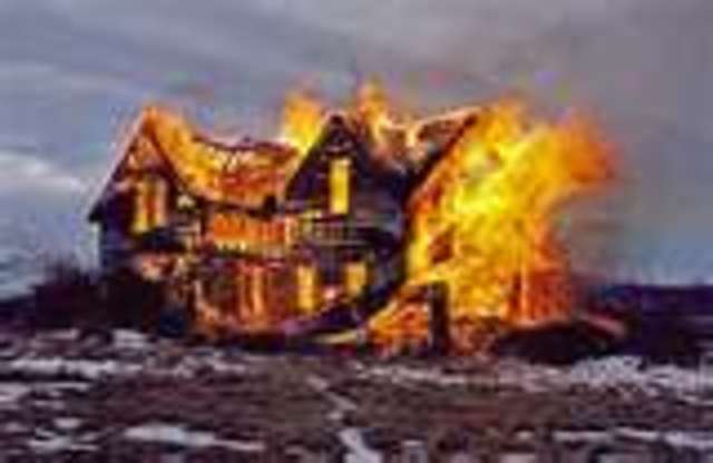 The firemen come to burn Montags house