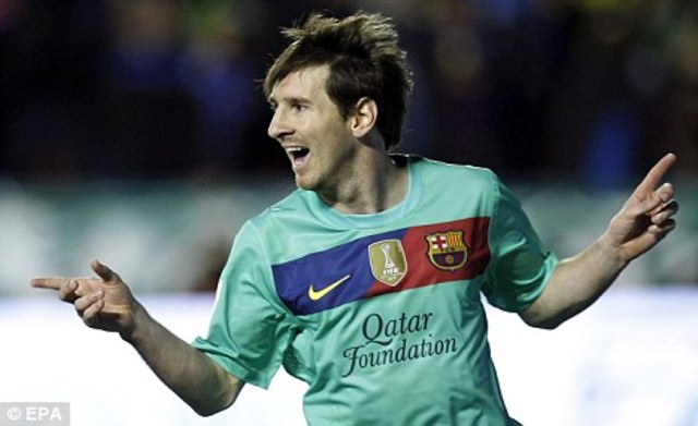 Messi plays his 100th official match with Barcelona.