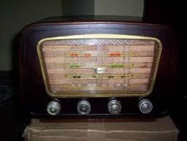 Fim da Primeira Guerra Mundial ocorre novas iniciativas de EaD.