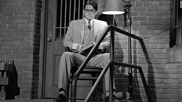 Atticus and the Children stop a lynch mob at the jail.