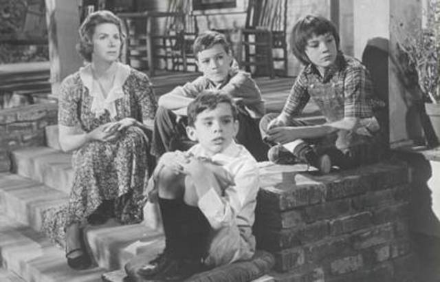 Aunt Alexandria moves in