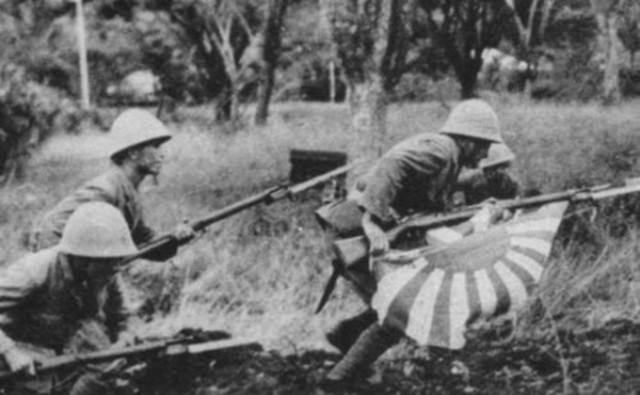 Japanese soldiers land at Milne