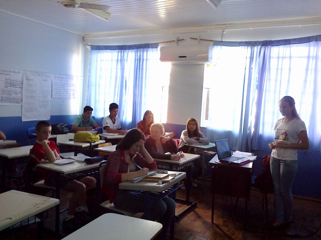 2ª aula de um bloco (teórco-práticas) sobre "As ondas e o som".