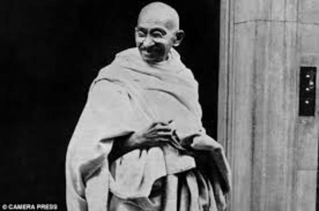Gandhi becomes a leader