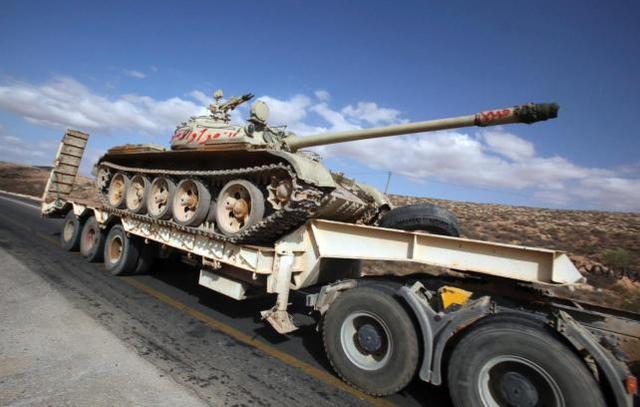 Contrarrevolución: Asedio de Misurata y Bengasi por los Leales