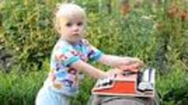 LA MAQUINA DE ESCRIBIR