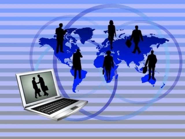 Mediados de 1999 a mediados de 2000: El auge del internet.