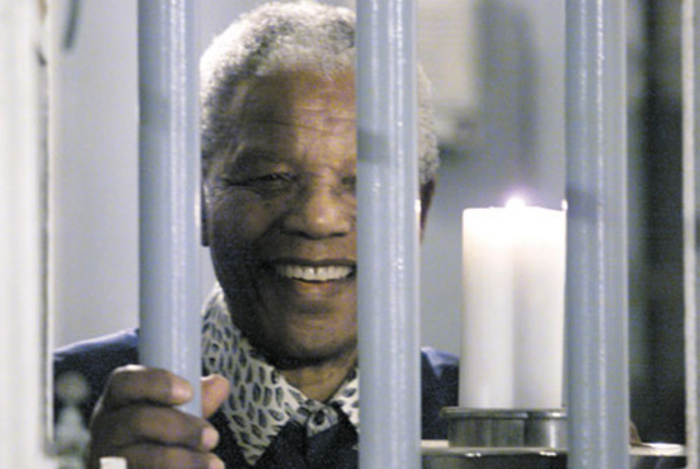 מנדלה שוב בכלא