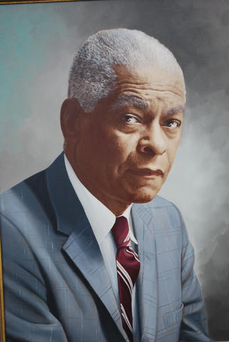 Benjamin Mays becomes president of Morehouse College